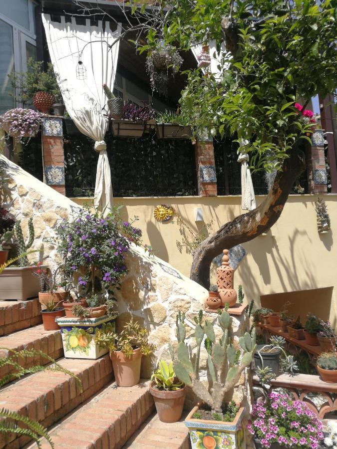 Casa Donna Fiorella Tipica Siciliana ตาออร์มินา ภายนอก รูปภาพ