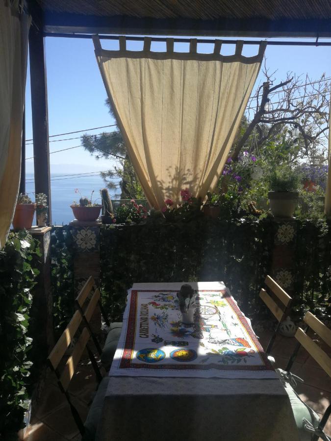 Casa Donna Fiorella Tipica Siciliana ตาออร์มินา ภายนอก รูปภาพ